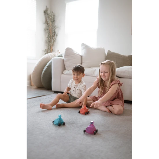 Připravte se na závody s magnetickou stavebnicí Dashers.