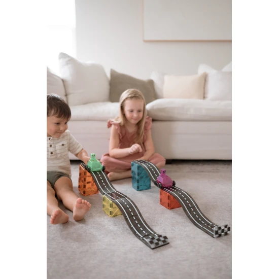 Magnetická stavebnice Downhill Duo 40 dílů. Skvělý dárek pro děti, které milují auta.