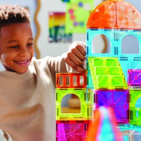 Magnetická stavebnice MAGNA-TILES City Center – 110 dílů s cestami, schody, auty a městskými prvky