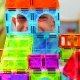 Magnetická stavebnice MAGNA-TILES City Center – 110 dílů s cestami, schody, auty a městskými prvky