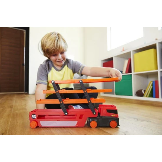 Hot Wheels Mega Hauler – náklaďák s autíčky