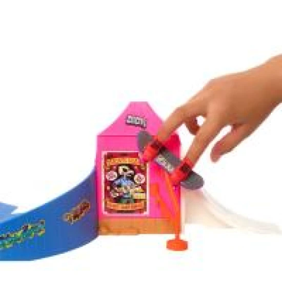 Hot Wheels skate fingerboard se skateparkem