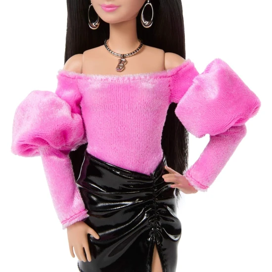 Barbie Deluxe Style modelka v topu s odhalenými rameny a sukní