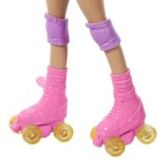 Barbie panenka se psíkem na kolečkových bruslích blondýnka