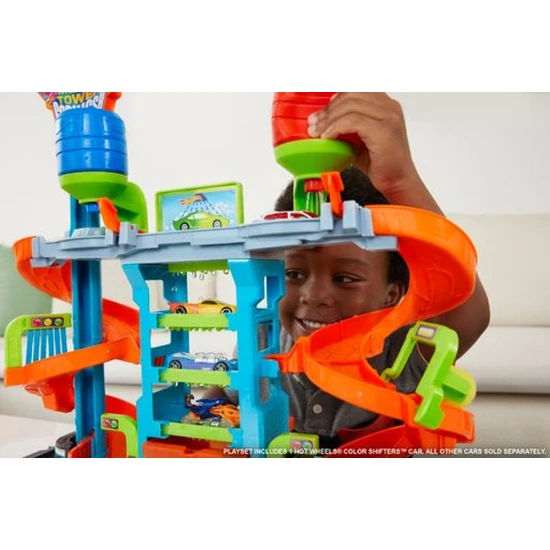 Hot Wheels City Color Shifters Autoumývárna se spirálou Hot Wheels City Color Shifters Autoumývárna se spirálou