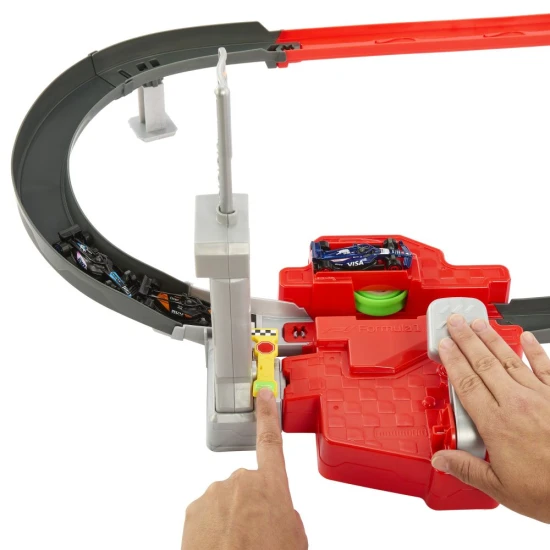 Hot Wheels Racing Formule 1 Startovací dráha s třemi závodními autíčky