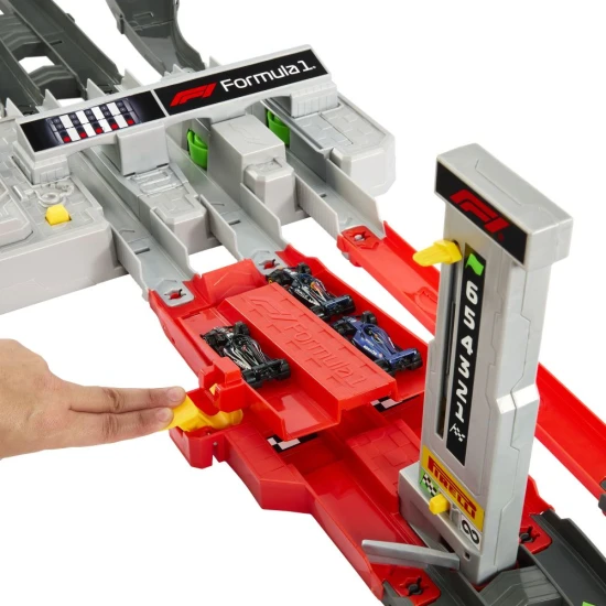 Hot Wheels Racing Formule 1 Dráha Grand Prix s třemi kovovými modely vozů