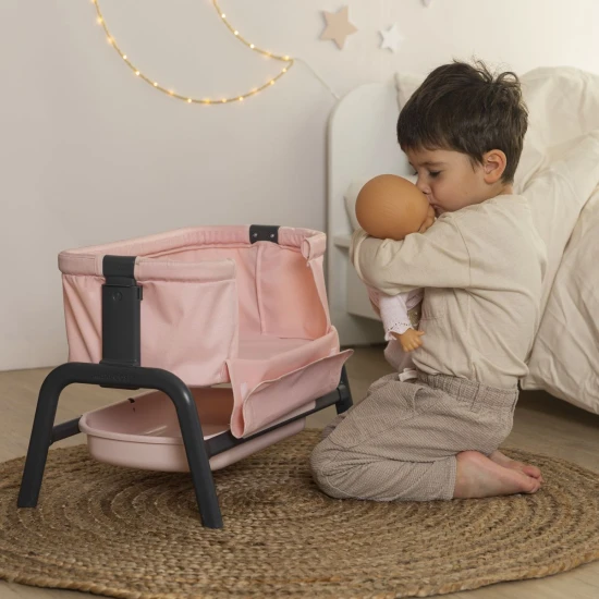 Postýlka pro panenky Maxi Cosi světle růžová – Smoby SM240240