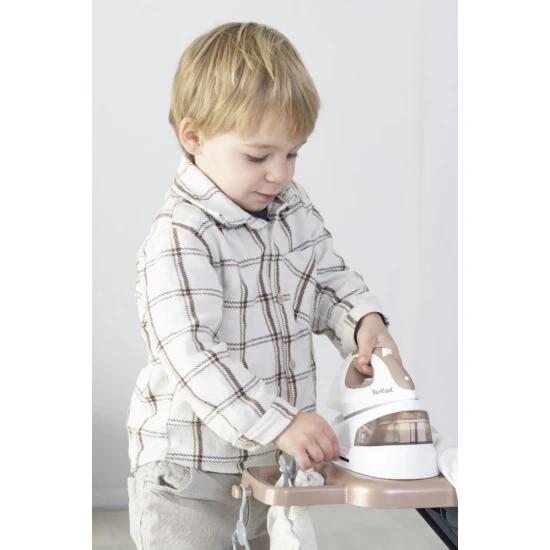Tefal žehlicí prkno a žehlička se základnou – Smoby SM330125
