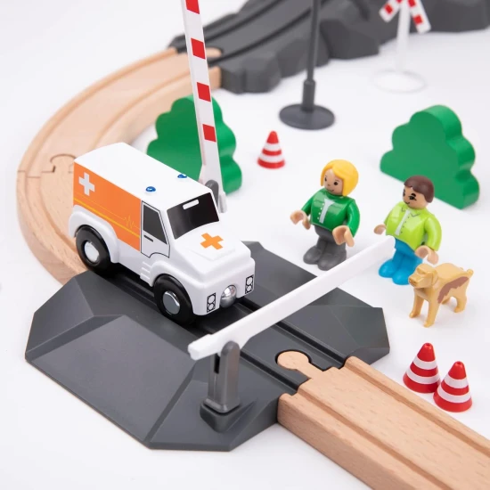 Dětská dřevěná vláčková dráha XXL s hasičským motivem a osobním vlakem