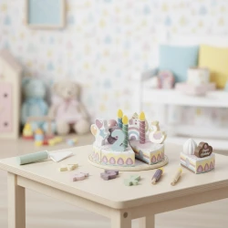 Narozeninový dort se svíčkami