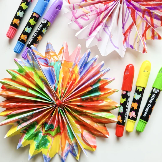 Barevné jemné omyvatelné voskovky pro děti v praktickém boxu – 36 kusů