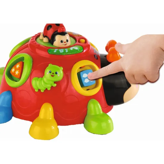 VTech Beruška s mláďátkem – interaktivní mluvící hračka v češtině, která učí děti tvary, barvy, čísla a slova, zpívá písničky a podporuje rozvoj motoriky.