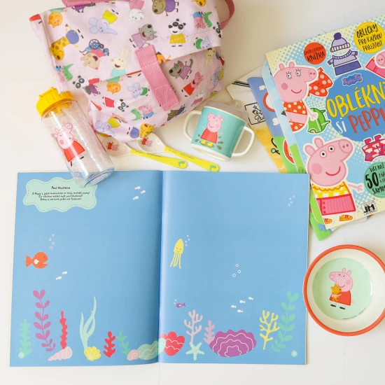 Nálepkový sešit s prasátkem Peppa Pig obsahuje 24 stran a 8 stran se samolepkami k dolepení a ozdobení.