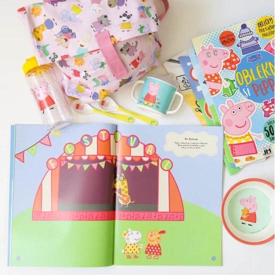 Nálepkový sešit s prasátkem Peppa Pig obsahuje 24 stran a 8 stran se samolepkami k dolepení a ozdobení.