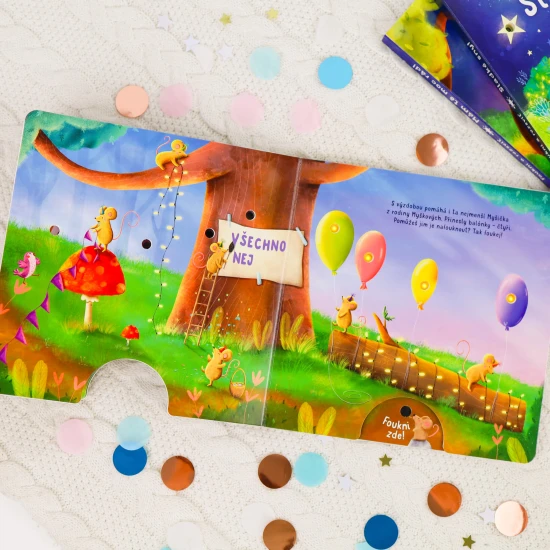 Foukni na knížku a nechej také rozzářit světélka! Počti si v knížce o zvířátkách, která spolu s Medvídkem slaví jeho třetí narozeniny.