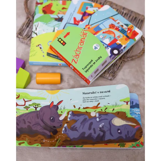 Svojtka Tvarované leporelo se zvuky Léto Tvarované leporelo s letními zvuky: Zábava pro malé přírodovědce