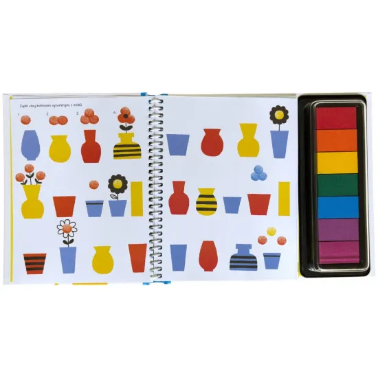 Pusťte se s dětmi do hrátek s otisky prstů - stačí odklopit víčko z barevných inkoustových polštářků a zaplnit úkoly v knize vlastními výtvory.