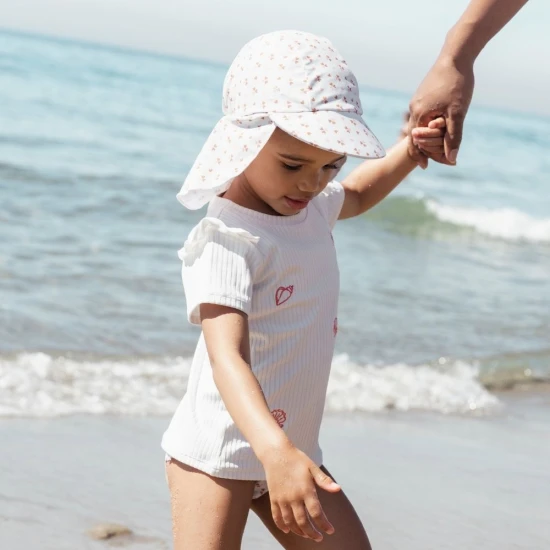 Plavecký klobouček s ochranou krku s UPF 50+ Cozy Hearts