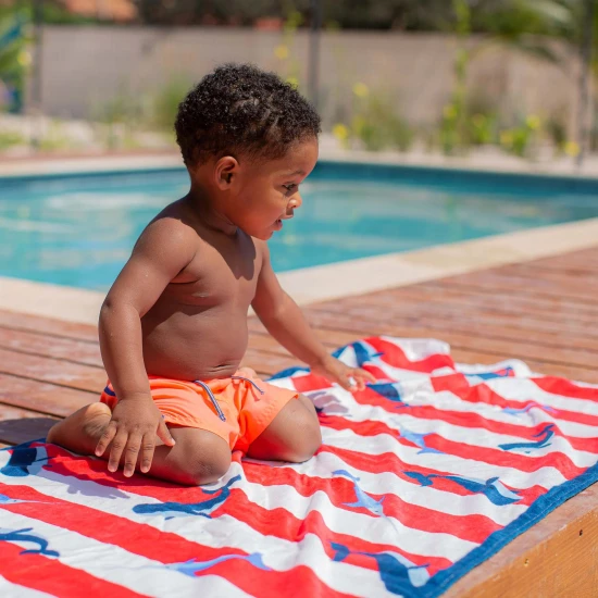 Dětský plážový ručník 135 x 65 cm Velryby Swim Essentials