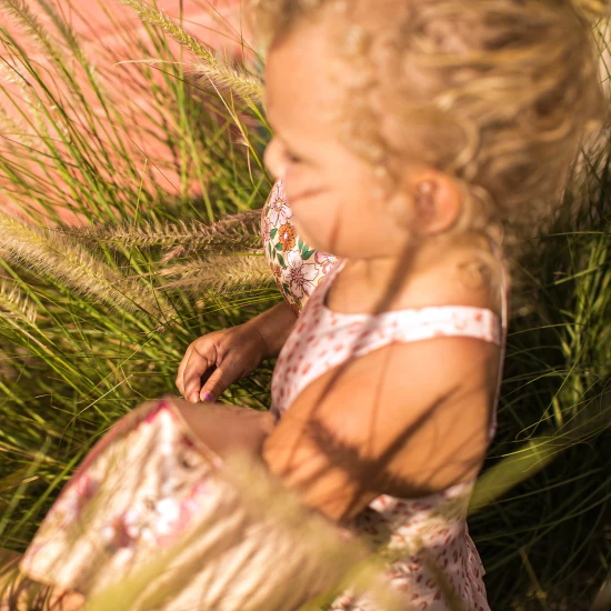 Dětské rukávky na plavání od Swim Essentials s květinovými motivy v růžových barvách jsou vhodné pro dětičky od 0 do 2 let v rozmezí od 0 do 15 kg.