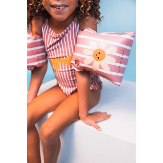 Nafukovací dětské plavecké rukavice Swim Essentials Daisy Flower pro děti, ideální pro plavání v bazénu i u moře.