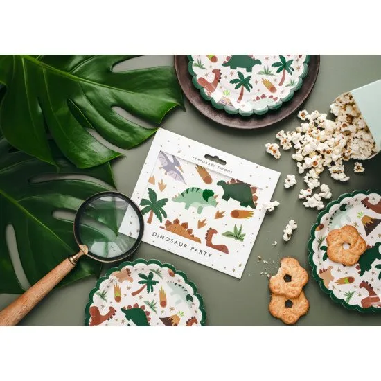 Papírové talíře s motivem dinosaura oživí každou párty.