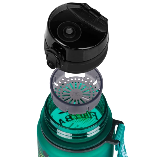 Tritanová láhev na pití Fotbal 500 ml s praktickým uzávěrem a veselým motivem.