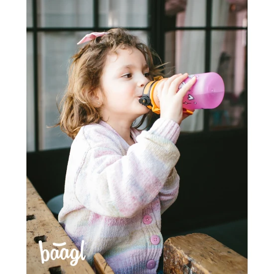 Baagl Tritanová láhev pro děti Gradient Jednorožec 350 ml Tritanová láhev Gradient Jednorožec 350 ml s uzamykatelným víčkem a poutkem.