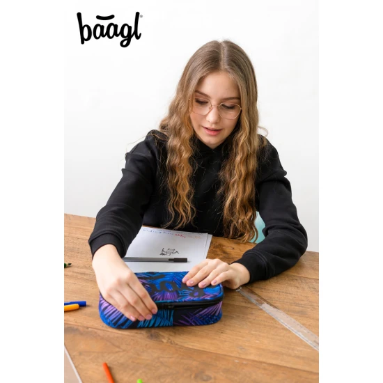 Penál etui Palm s moderním designem a praktickými funkcemi, ideální pro uspořádání školních potřeb.