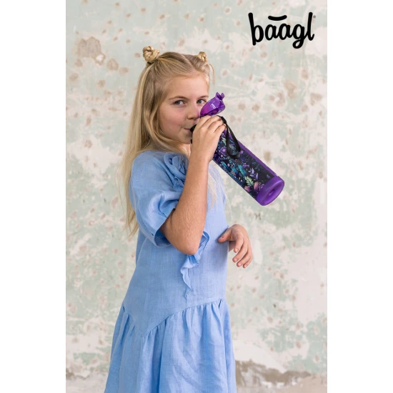 Baagl Tritanová láhev na nápoje Jungle Panda 700 ml Tritanová láhev Jungle Panda 700 ml s uzamykatelným víčkem a poutkem.