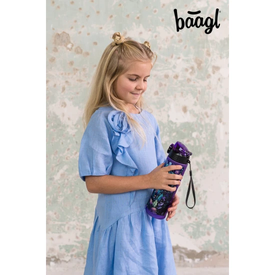 Baagl Tritanová láhev na nápoje Jungle Panda 700 ml Tritanová láhev Jungle Panda 700 ml s uzamykatelným víčkem a poutkem.