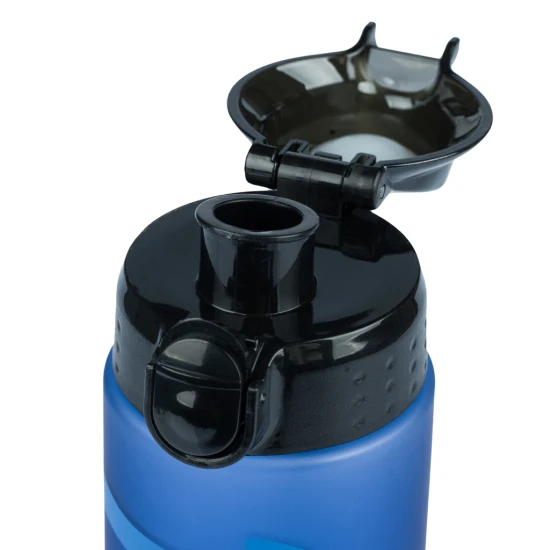 Baagl Tritanová láhev na nápoje Ocean Blue 700 ml Tritanová láhev Ocean Blue 700 ml s praktickým poutkem a uzamykatelným víčkem.