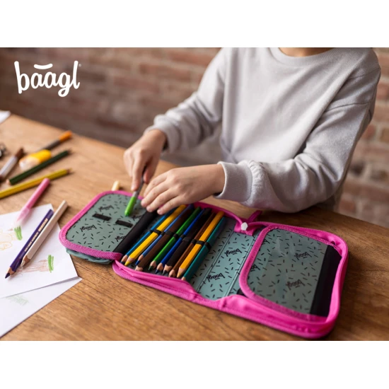 Jednopatrový školní penál s motivem plameňáků, s praktickými poutky a kapsou na drobnosti.