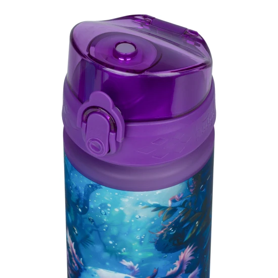 Tritanová láhev na pití Axolotl 500 ml s praktickým uzávěrem a veselým motivem.