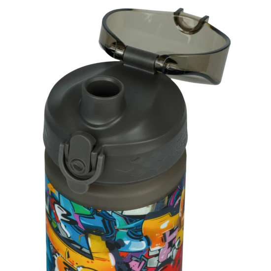 Tritanová láhev na pití Skatepark 500 ml s praktickým uzávěrem a veselým motivem.