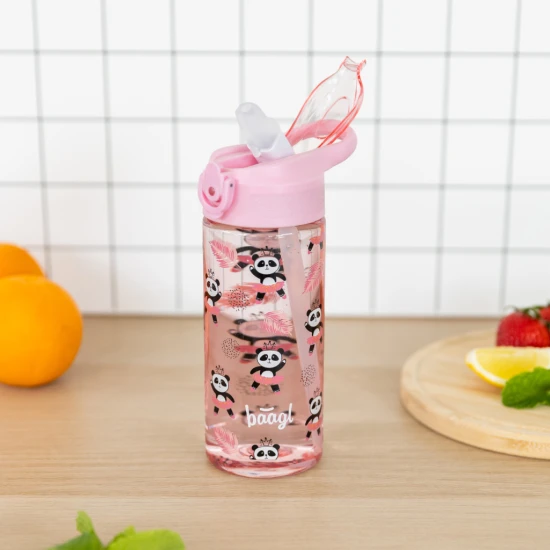 Tritanová láhev na pití s brčkem Panda 500 ml, BPA-free, praktická a odolná pro školáky a sportovce.