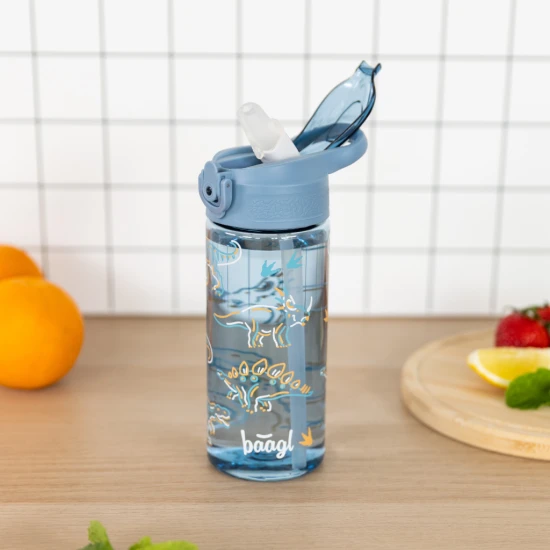 Tritanová láhev na pití s brčkem Dino 500 ml, BPA-free, praktická a odolná pro školáky a sportovce.
