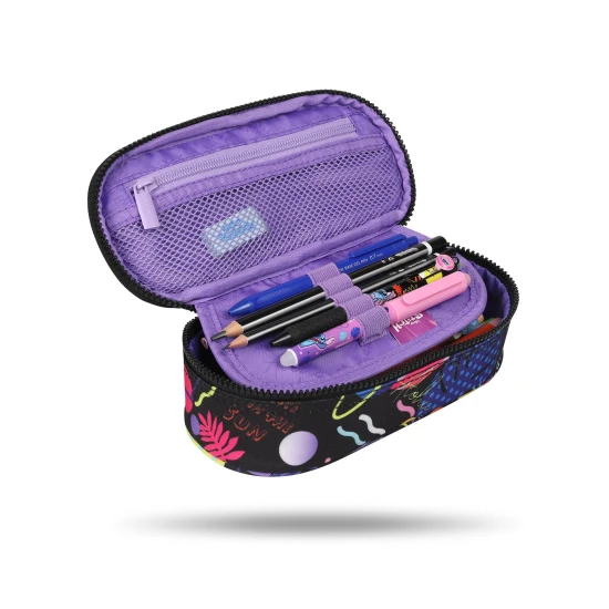 Penál Campus Stitch Black – praktický organizér s gumičkami na psací potřeby a síťovou kapsou na zip.