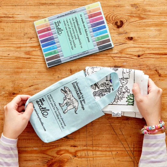 Prostírání na vybarvování Dino s fixy eatsleepdoodle