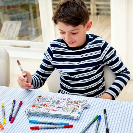 Penál Fairytale & legends k vybarvování s fixy eatsleepdoodle