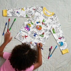 Pyžamo na vybarvení Fairytales & legends Vymaluj a oper 4-5 let