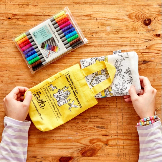 Prostírání na vybarvování Fairytales & legends s fixy eatsleepdoodle