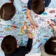 Ubrus na vybarvení World map – Pro děti, které objevují svět a zvířata
