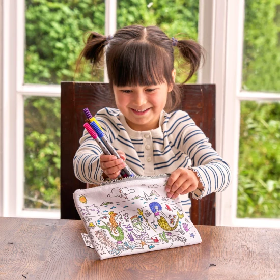 Penál Mermaid k vybarvování s fixy eatsleepdoodle