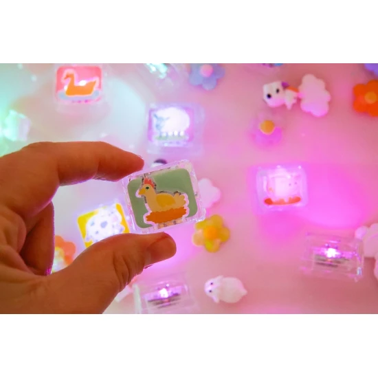 Senzorické svítící kostky do vody Glo Pals, 6 ks - Farm