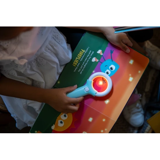 Interaktivní svítící kniha Glo Pals, Blaiřin dvorek plný velkých nápadů, série Light-Up Library