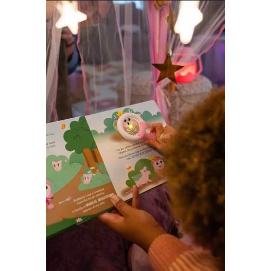 Interaktivní svítící kniha Glo Pals, Princezna Ida a její ztracená kouzelná hůlka, série Light-Up Library Interaktivní svítící kniha Glo Pals, Princezna Ida a její ztracená kouzelná hůlka, série Light-Up Library
