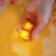 Glo Pals Senzorické svítící kostky Daniel Tiger svítící kostky do vany pro děti, rozzářené ve vodě.