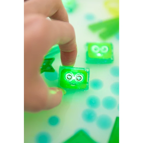 Glo Pals Senzorické svítící kostky Pippa svítící kostky do vany pro děti, rozzářené ve vodě.